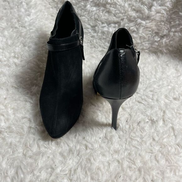 White House Black Market Black suede ankle boots reptile prints trims Size 8M - Picture 4 of 11